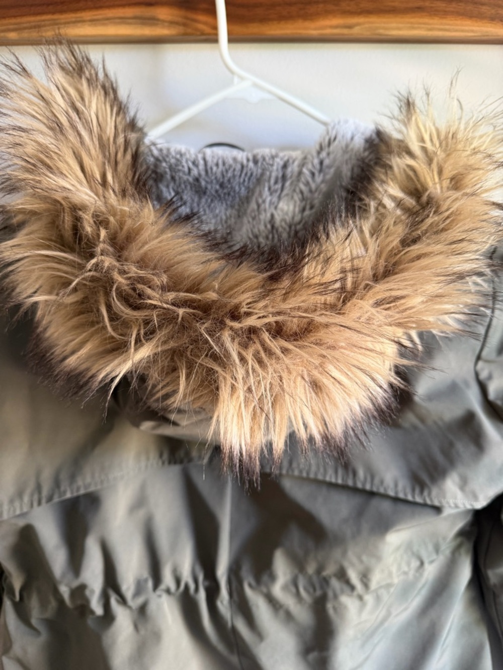 Seraphine Maternity 3-in-1 Babywearing Lined Parka with Removable Fur Collar - Picture 3 of 10